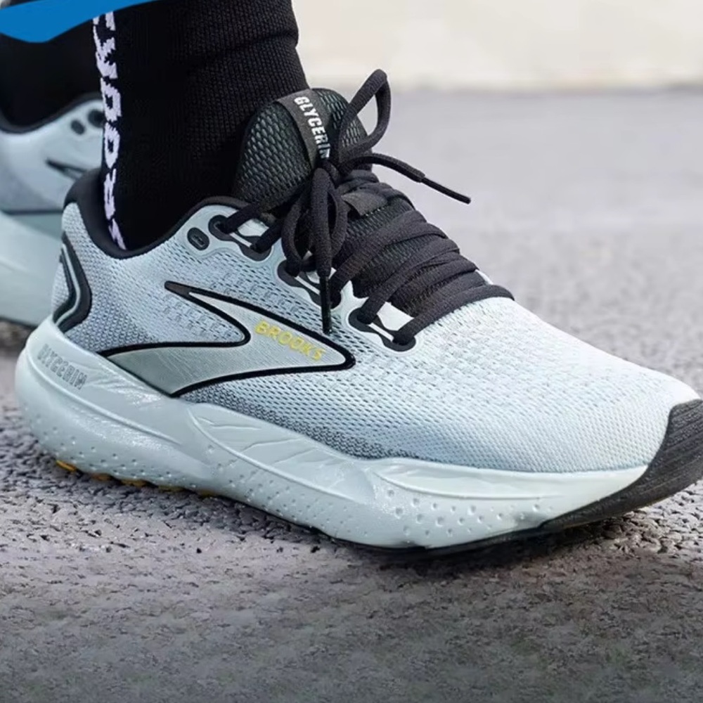 Brooks Athletic Shoes in Light Gray and Black